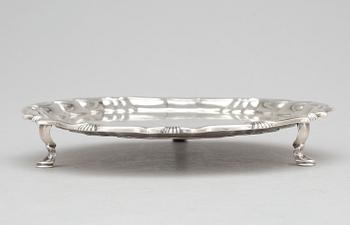 SALVER, silver, rokoko, Robert Abercrombly, London, 1782-83. Totalvikt ca 245 gram.