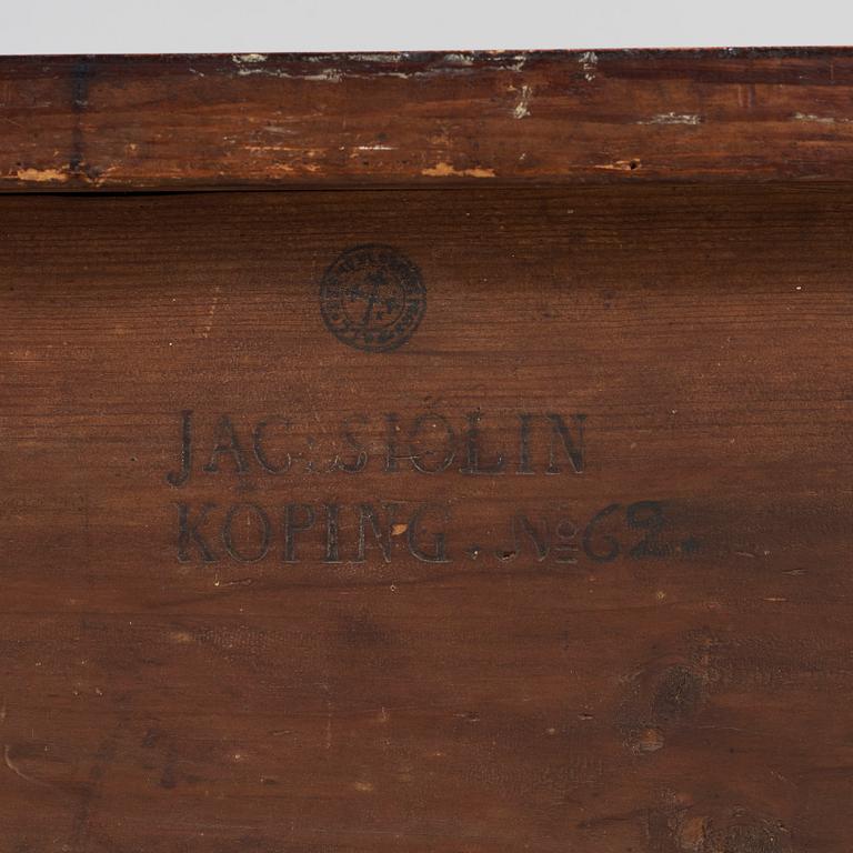 BYRÅ, av Jacob Sjölin (mästare i Köping och Kungsör 1767-1785). Rokoko.