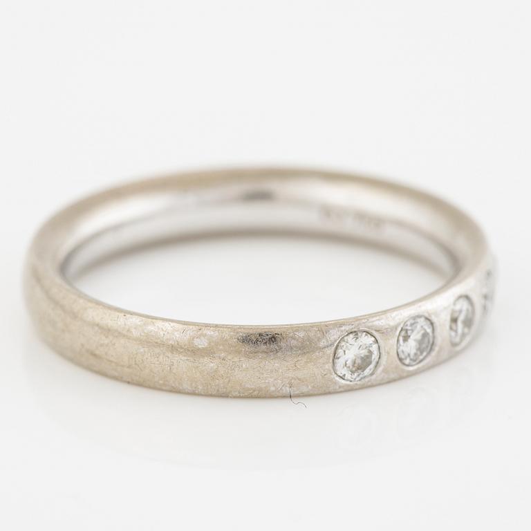 Georg Jensen, alliansring 18K vitguld med runda briljantslipade diamanter "Magic".