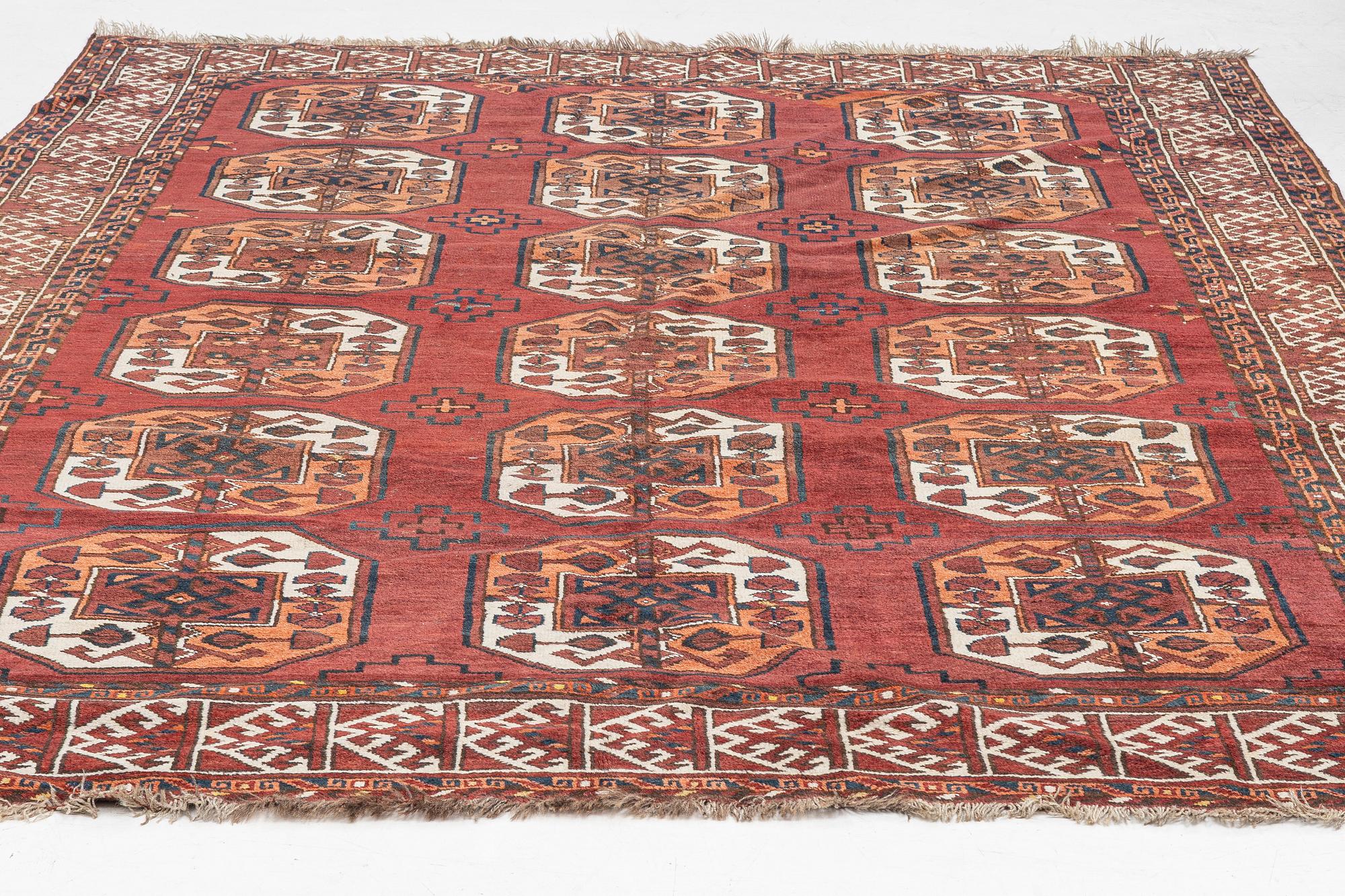 Matta, Ersari, ca 205 x 198 cm.