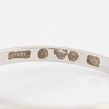 Ring, CG Hallberg, platina med briljantslipad diamant.