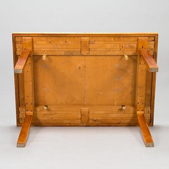 Alvar Aalto, matbord, modell 92 för O.Y. Huonekalu-ja Rakennustyötehdas A.B. 1900-talets mitt.