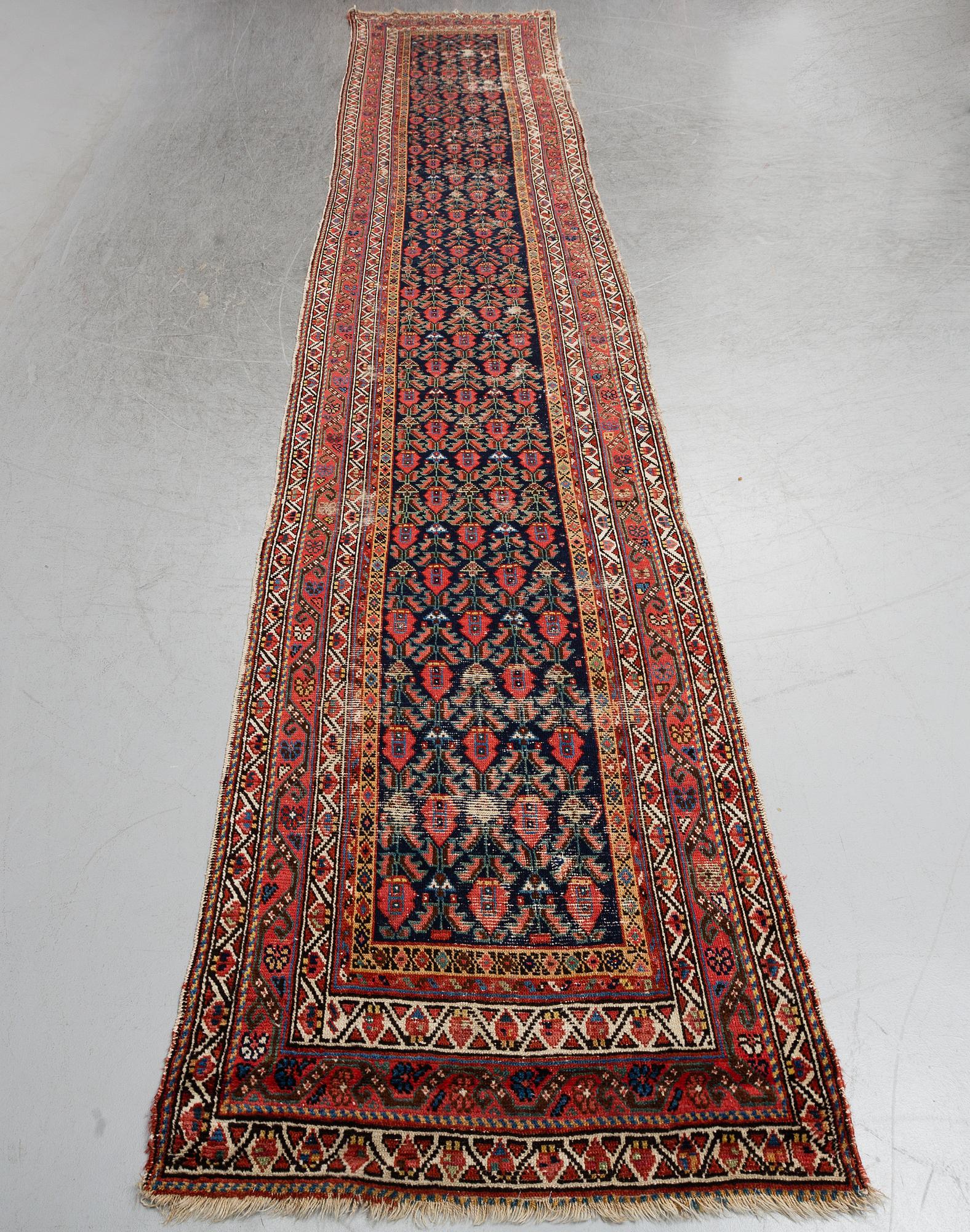 GALLERIMATTA, antik Kaukas, ca 510-515 x 92,5-98 cm.