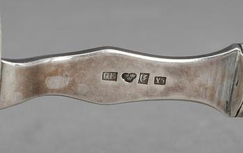 PARTI SILVER, 9 delar, Sverige och England, 1800-tal. Vikt exkl delar med stålblad och benhandtag ca 184 gram.