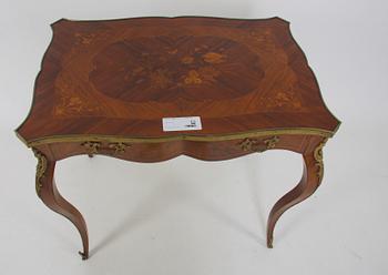 DAMSKRIVBORD, rokokostil.