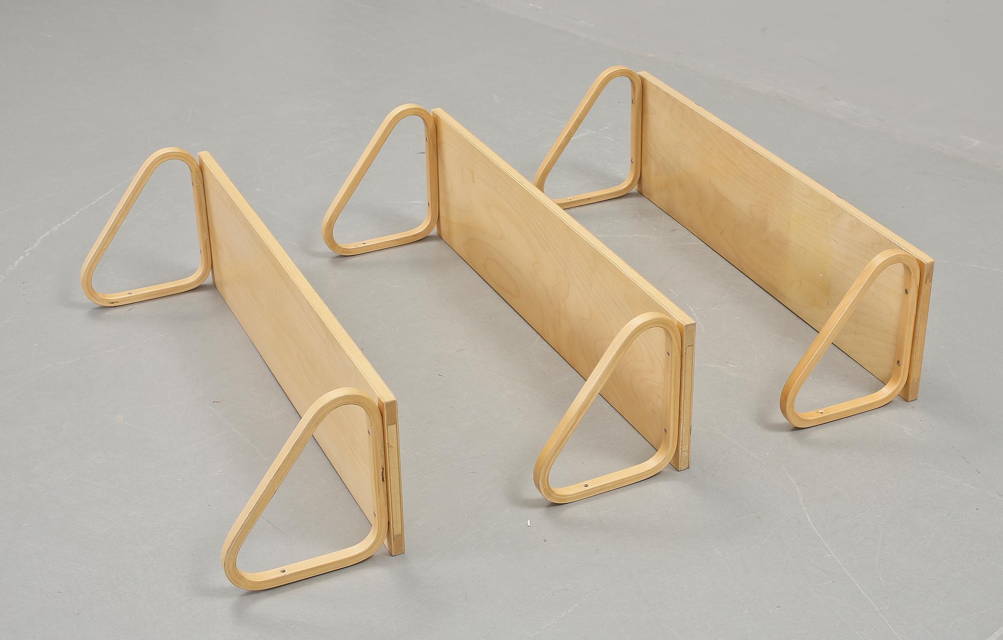 HYLLOR, 3 st, Alvar Aalto, Modell 2-112. 1900-talets andra hälft.