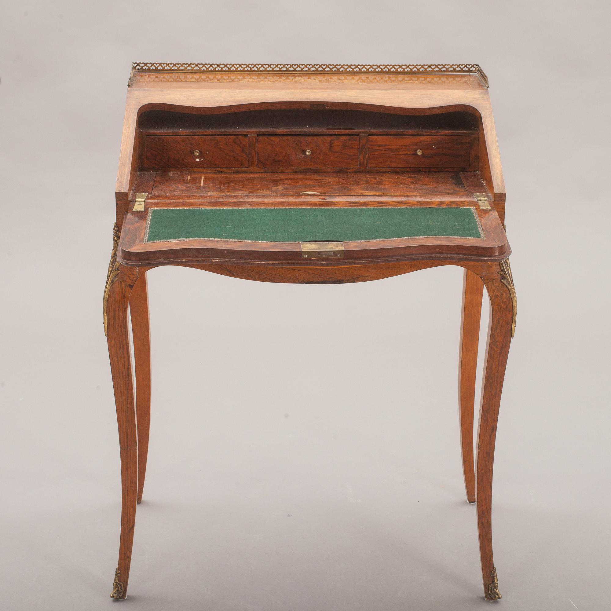 POUDREUSE, rokokostil. 1900-tal.