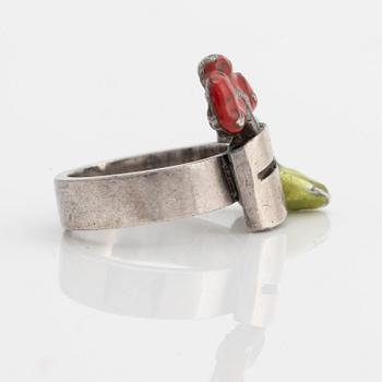 Ernst Billgren, ring, sterlingsilver och emalj ,"Riddaren och anden", Sebastian Schildt, Stockholm 1991.