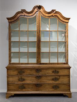 A DISPLAY CABINET, Louis XV-style, England/Holland, 19th century.