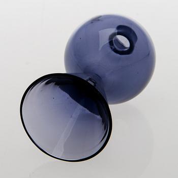 TAMARA ALADIN, A glass oil decanter, model 1760, X-series, Riihimäen Lasi, 1961-64.