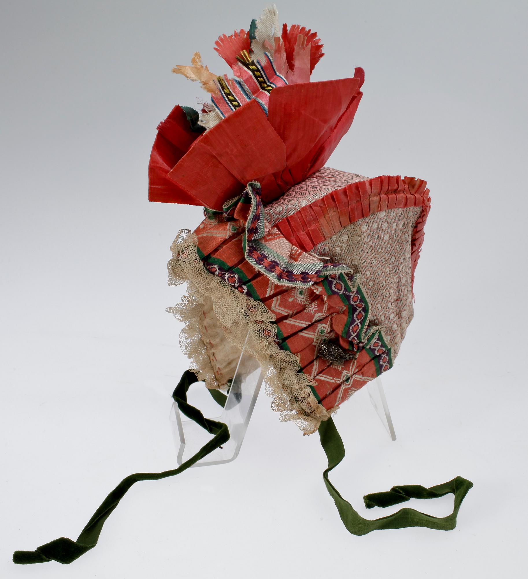 PARTI FOLKDRÄKTSDELAR, 1800-1900-tal.