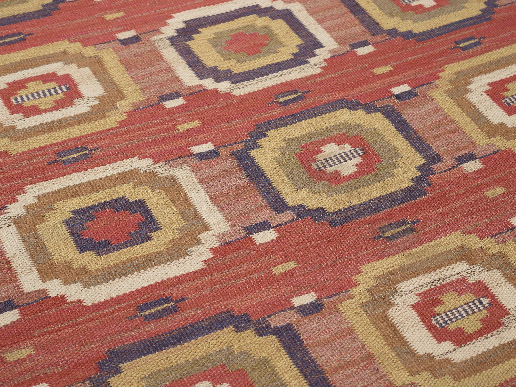 Märta Måås-Fjetterström, Matta, "Röda åttan", rölakan, ca 295 x 199,5-202 cm, signerad MMF.