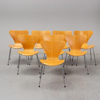 Arne Jacobsen, stolar, 8 st "Sjuan" för Fritz Hansen Danmark, 1988.