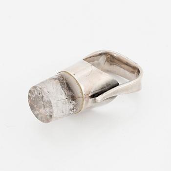 Vivianna Torun Bülow-Hübe, ring, Georg Jensen, Köpenhamn 1945-77, designnr 151, sterling med rutilkvarts.