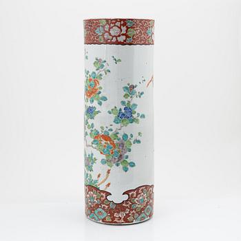 A large Japanese porcelain umbrella stand / vase, 20th century.