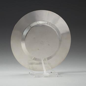 Birger Haglund, a sterling dish, Stockholm 2003.