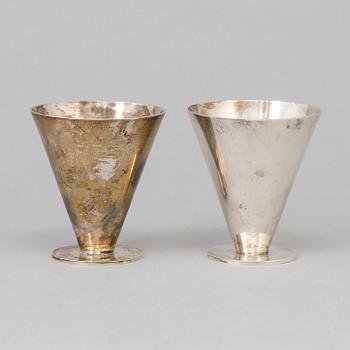 WIWEN NILSSON, a pair of sterling silver cups, Lund 1970.