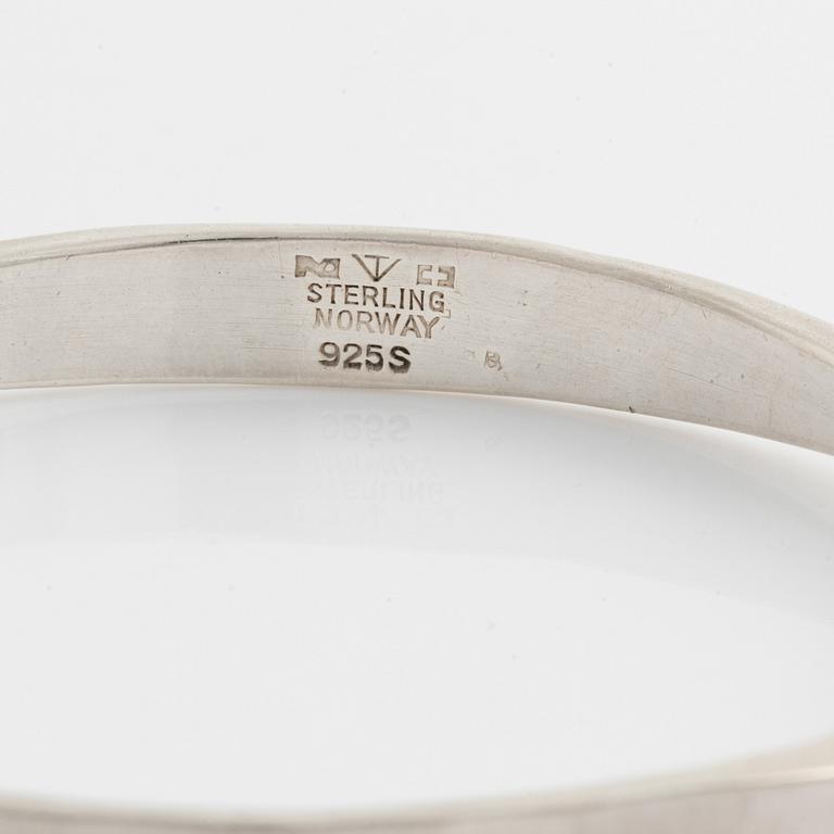 Tone Vigeland, bangle, sterling silver, Norway.