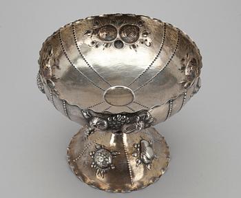 UPPSATSSKÅL, silver, C. G Hallberg, Stockholm 1913. Vikt ca 464 g.