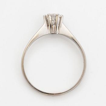 Brilliant-cut diamond ring.