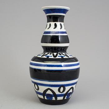 EDWARD HALD, a porcelain vase from Rörstrand, 1920's.