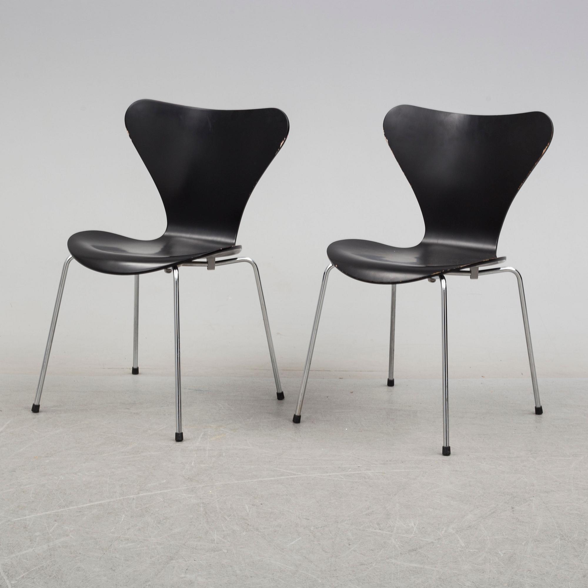 a set of eight 'Sjuan' chairs by Arne Jacobsen, Fritz Hansen.