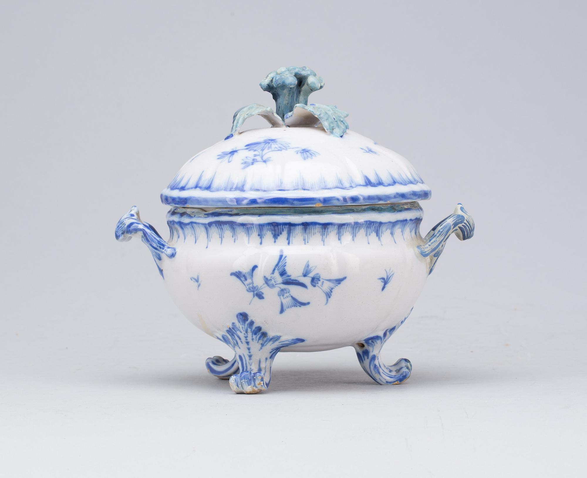 TERRIN MED LOCK, fajans, Marieberg. 1766-1769.