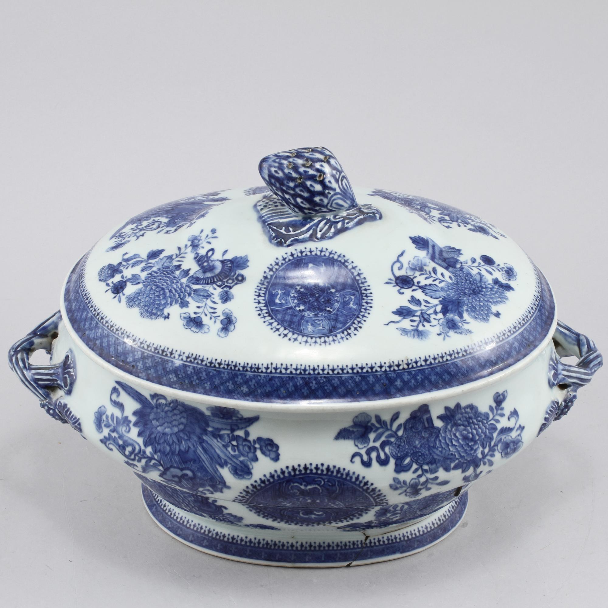 TERRIN, porslin, Kina, 1700-tal.