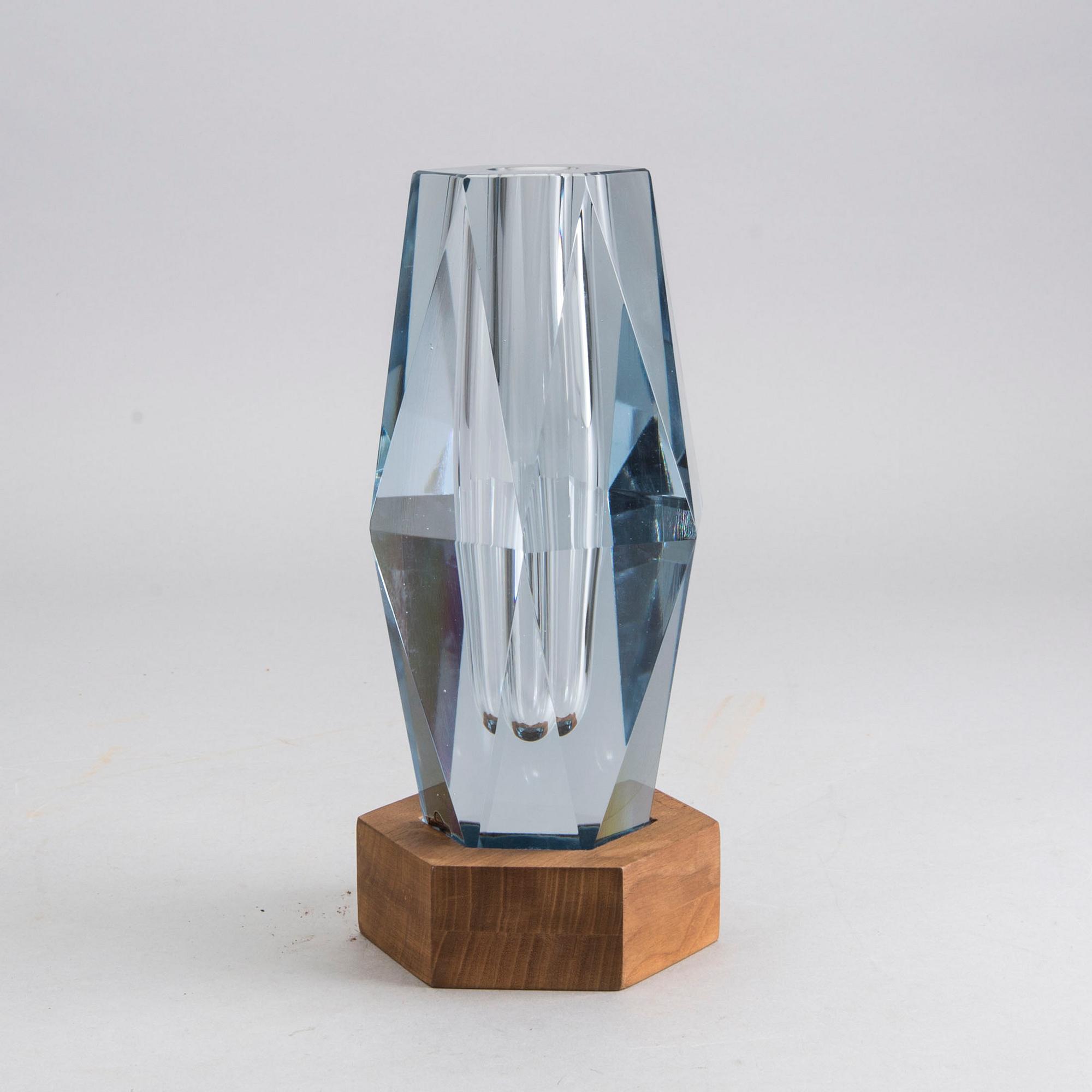 A 1960's 'Diamant' glass vase by Asta Strömberg, Strömbergshyttan.