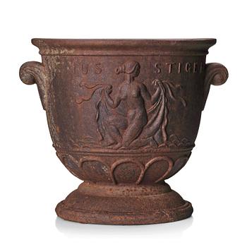 Ivar Johnsson, a Swedish Grace cast iron garden urn 'Venus', Näfveqvarns Bruk Sweden.