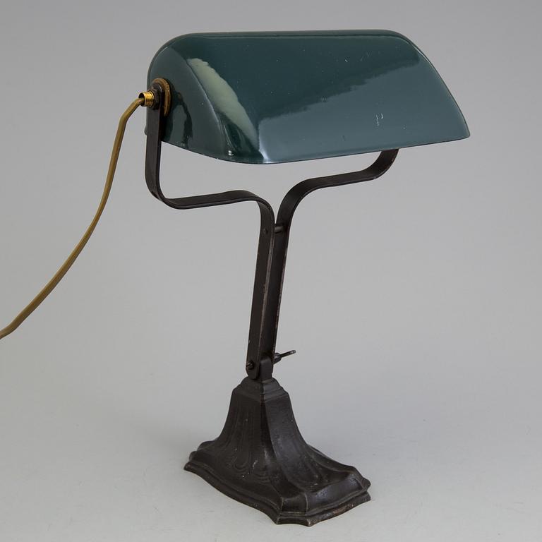 An early 20th century desk lamp.