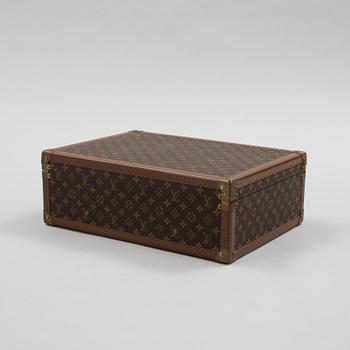 LOUIS VUITTON, a monogram canvas suitcase.