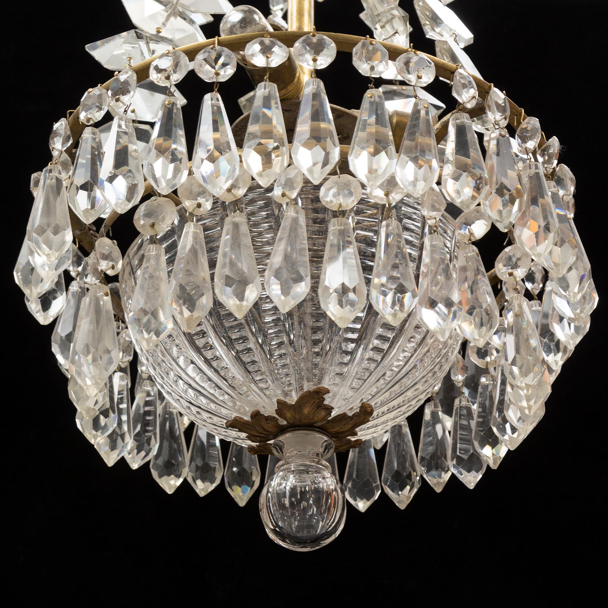 A mid 20th Century chandelier.