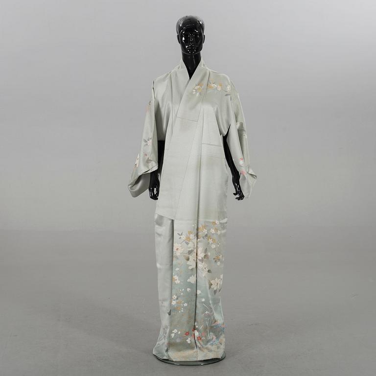 A set of two Japanese 20th century Kimonos.