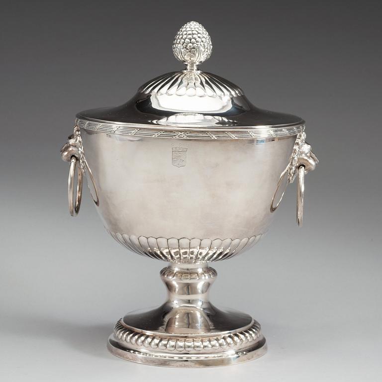 Erik Holmberg, terrin med lock, silver, Lund 1796. Gustaviansk.
