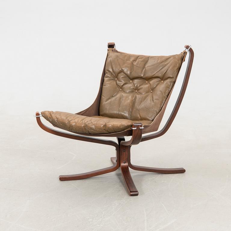 Sigurd Ressel, armchair and table "Falcon chair", Vatne Möbler, Norway, 1970s.