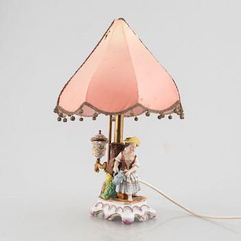 A porcelain table lamp, 19th century.
