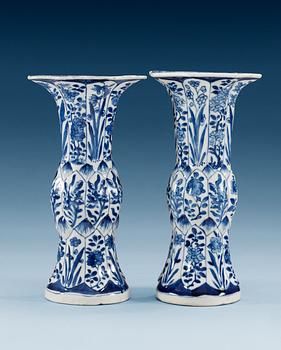 1712. Two blue and white trumpet vases, Qing dynasty, Kangxi (1662-1722).
