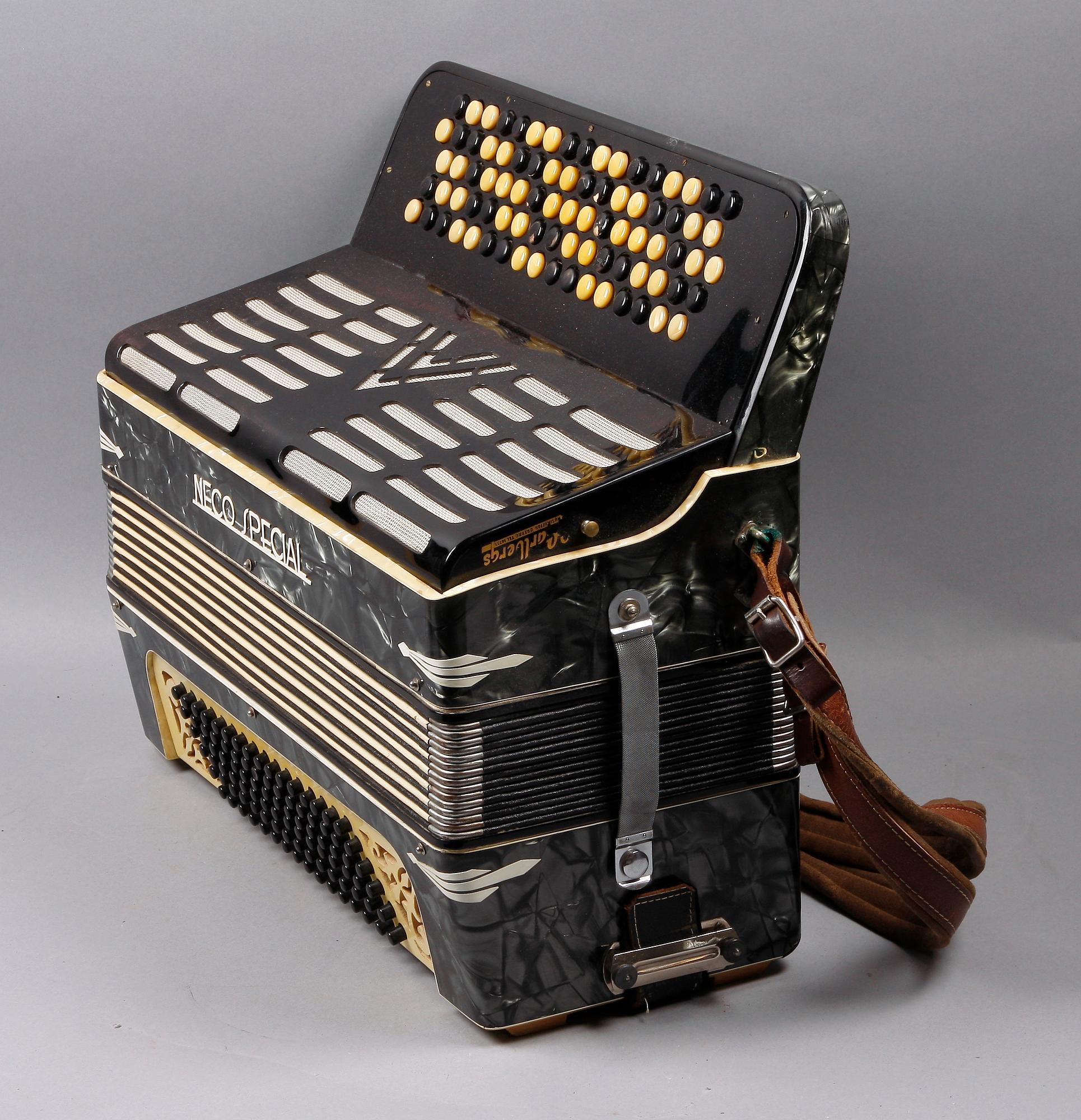 DRAGSPEL, Neco special.