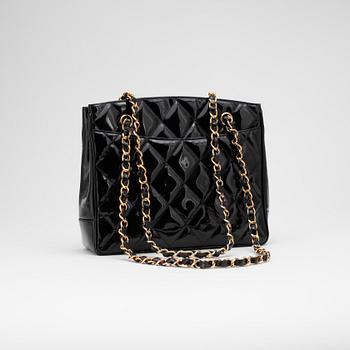 CHANEL, a black quilt leather shoulder bag, 1980's.