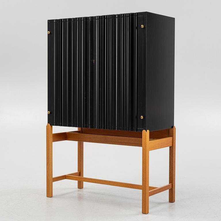 Josef Frank, cabinet 2192, "Corrugated Cabinet", Svenskt Tenn, Sweden, post 1985.