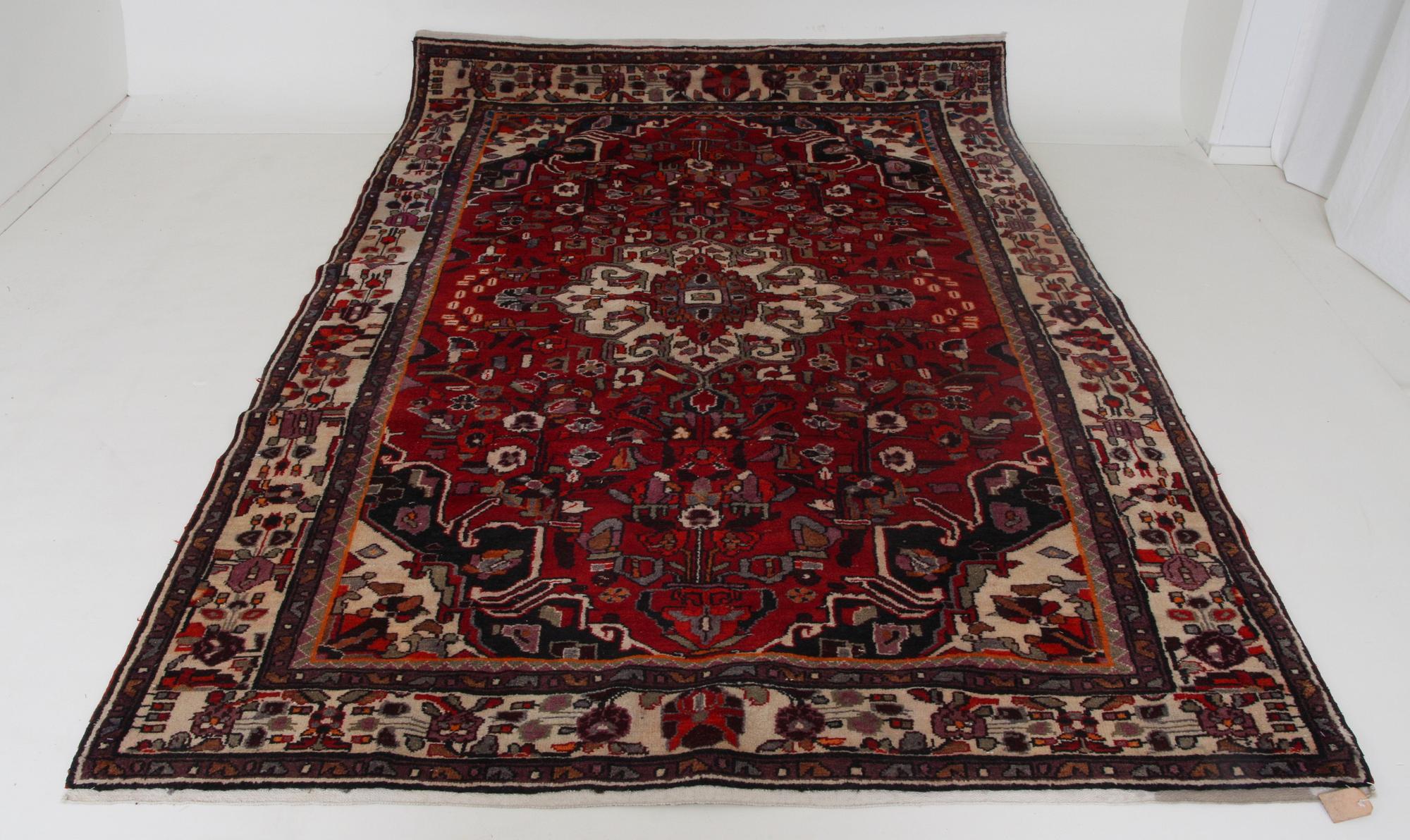 MATTA, orientalisk, ca 280 x 192.