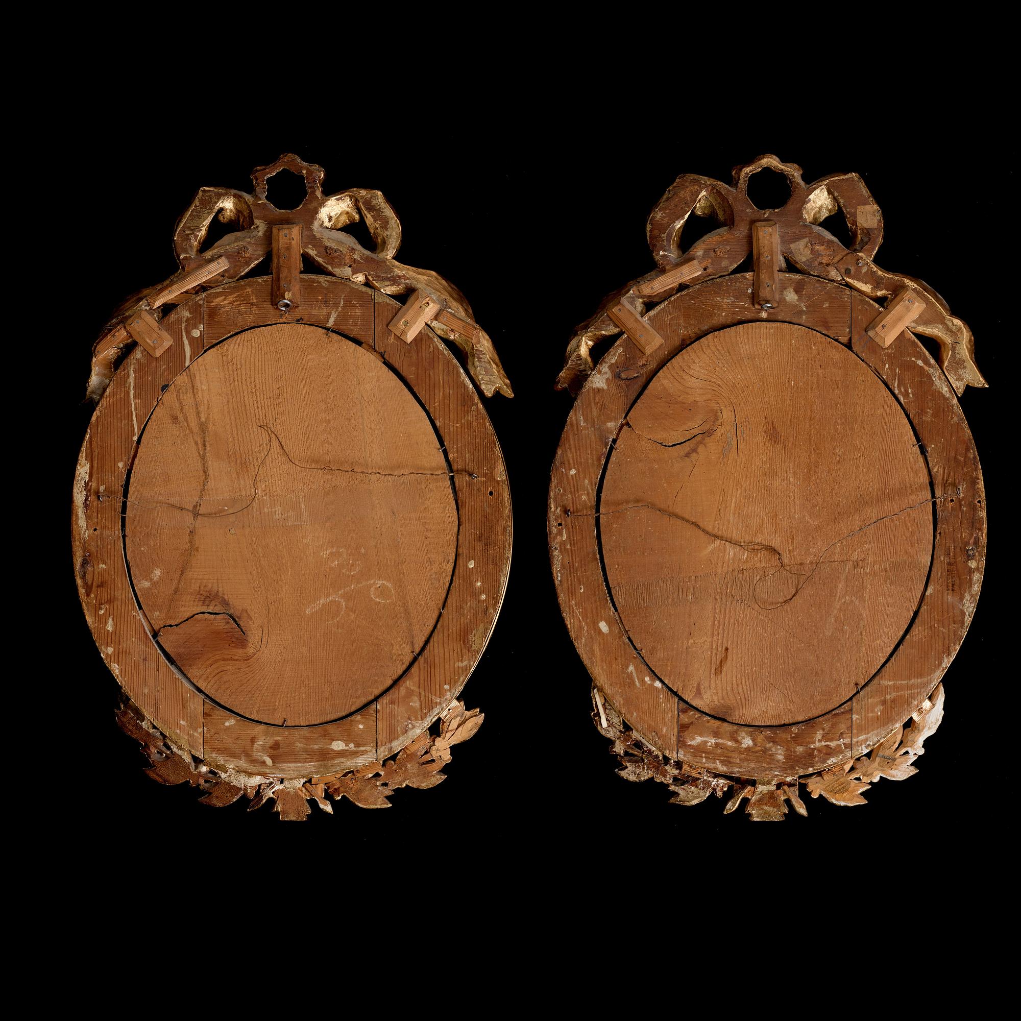 SPEGELLAMPETTER, för ett ljus, ett par, sengustavianska stockholmsarbeten, tidigt 1800-tal.