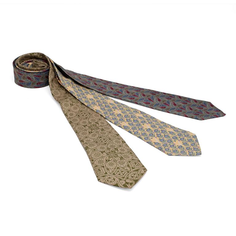 HERMÈS, three silk ties.