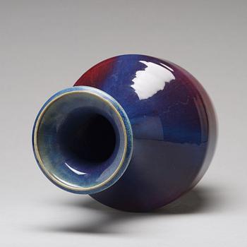 A flambè glazed vase, Qing dynasty, 19th Century.