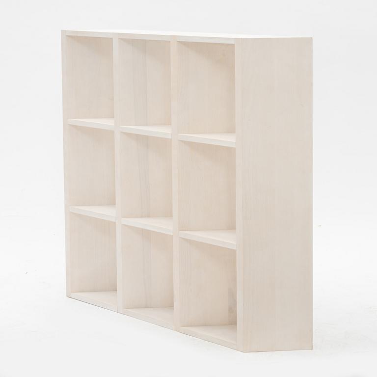 Anki Gneib, a birch 'Squeeze' shelf, Room.