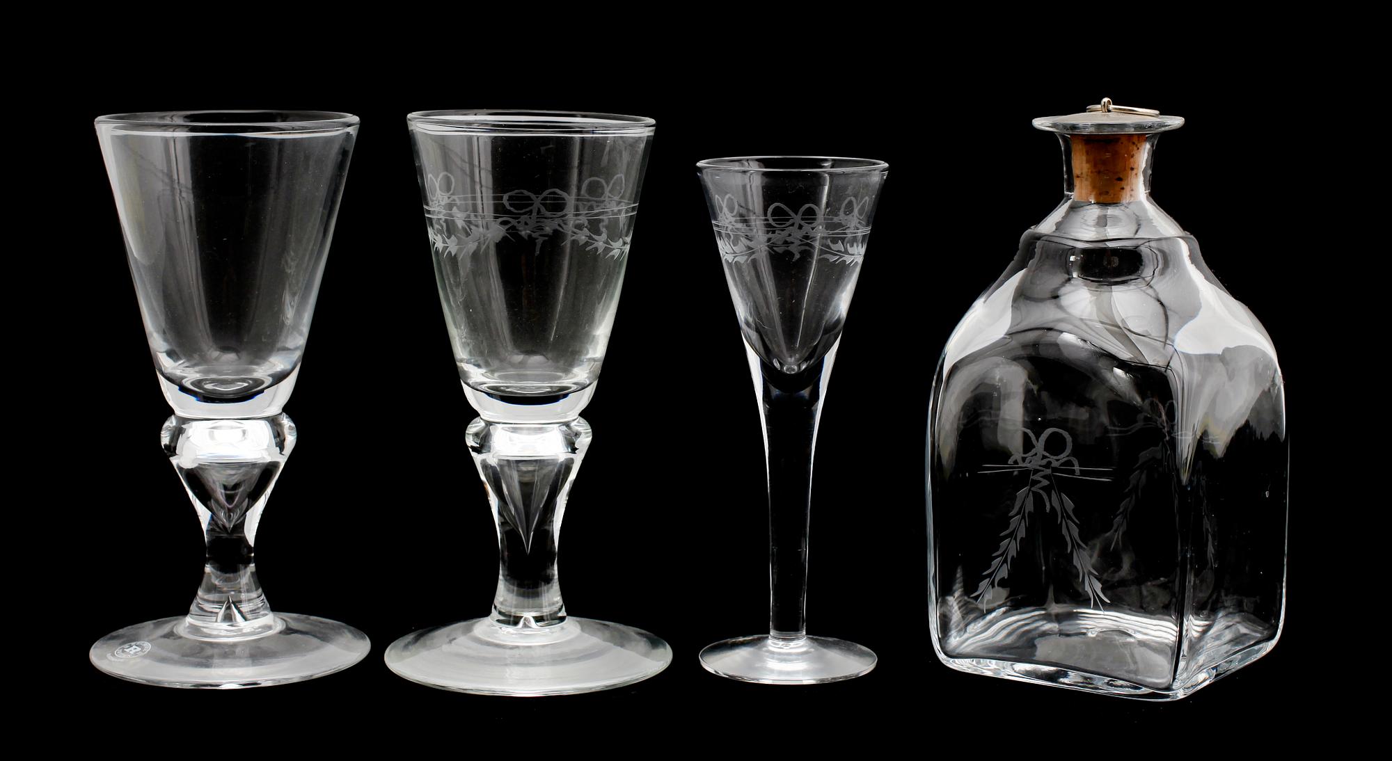 SERVISGLAS, 13 del, glas, "Antik", Reijmyre.