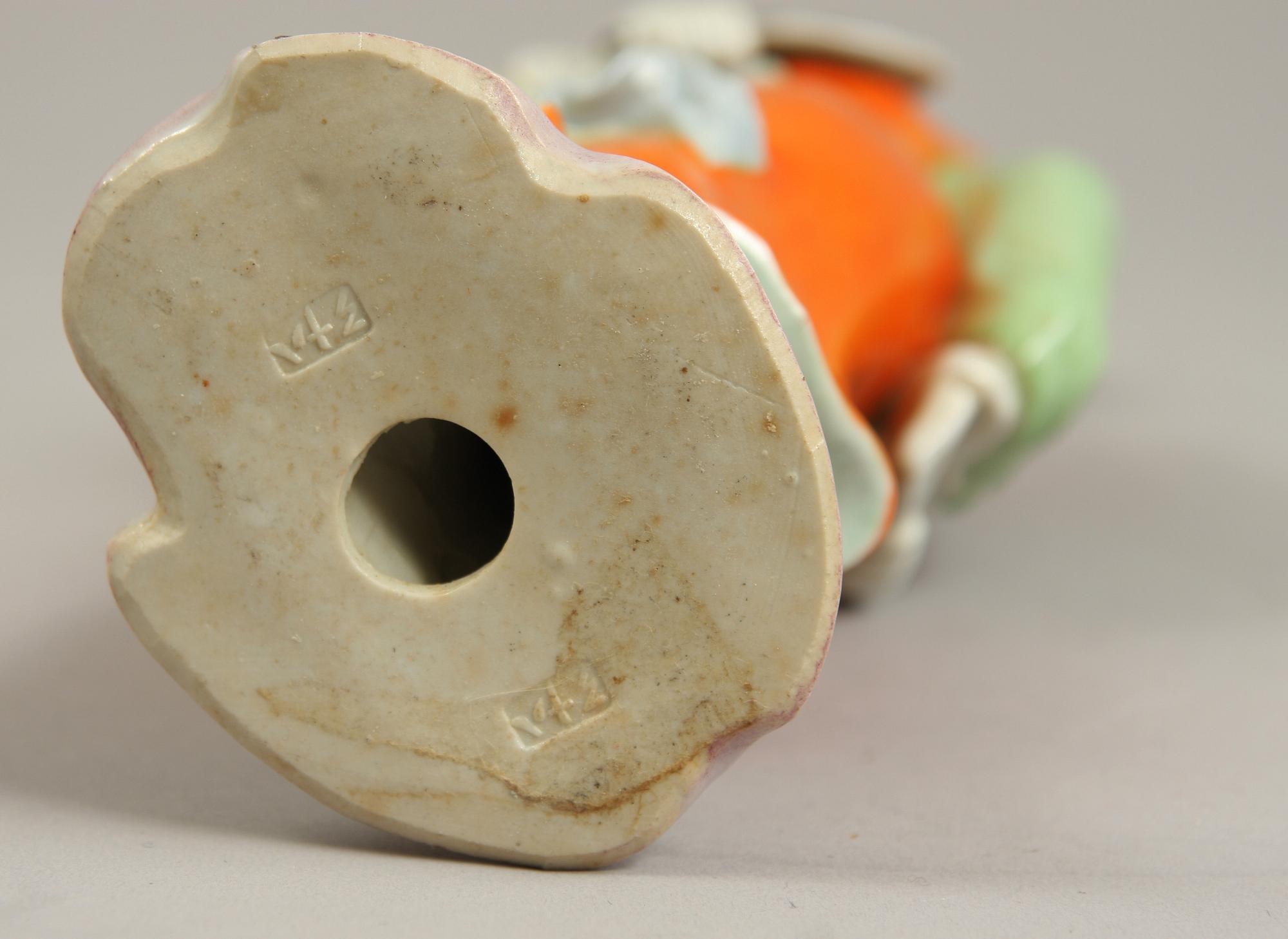 FIGURIN, porslin, Kina, 1900-talets första hälft.