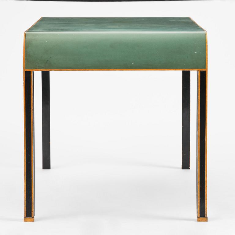 Carl Hörvik, a Swedish Grace desk, Nordiska Kompaniet, for Les Arts Décoratifs Suédois, Paris, 1928.