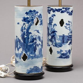 TWO CHINESE TABLE LAMPS AROUND 1900.